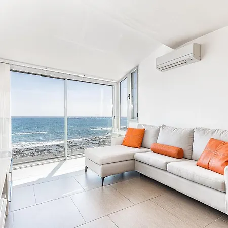 Luxury First Line Apartment. Apartment Salinetas